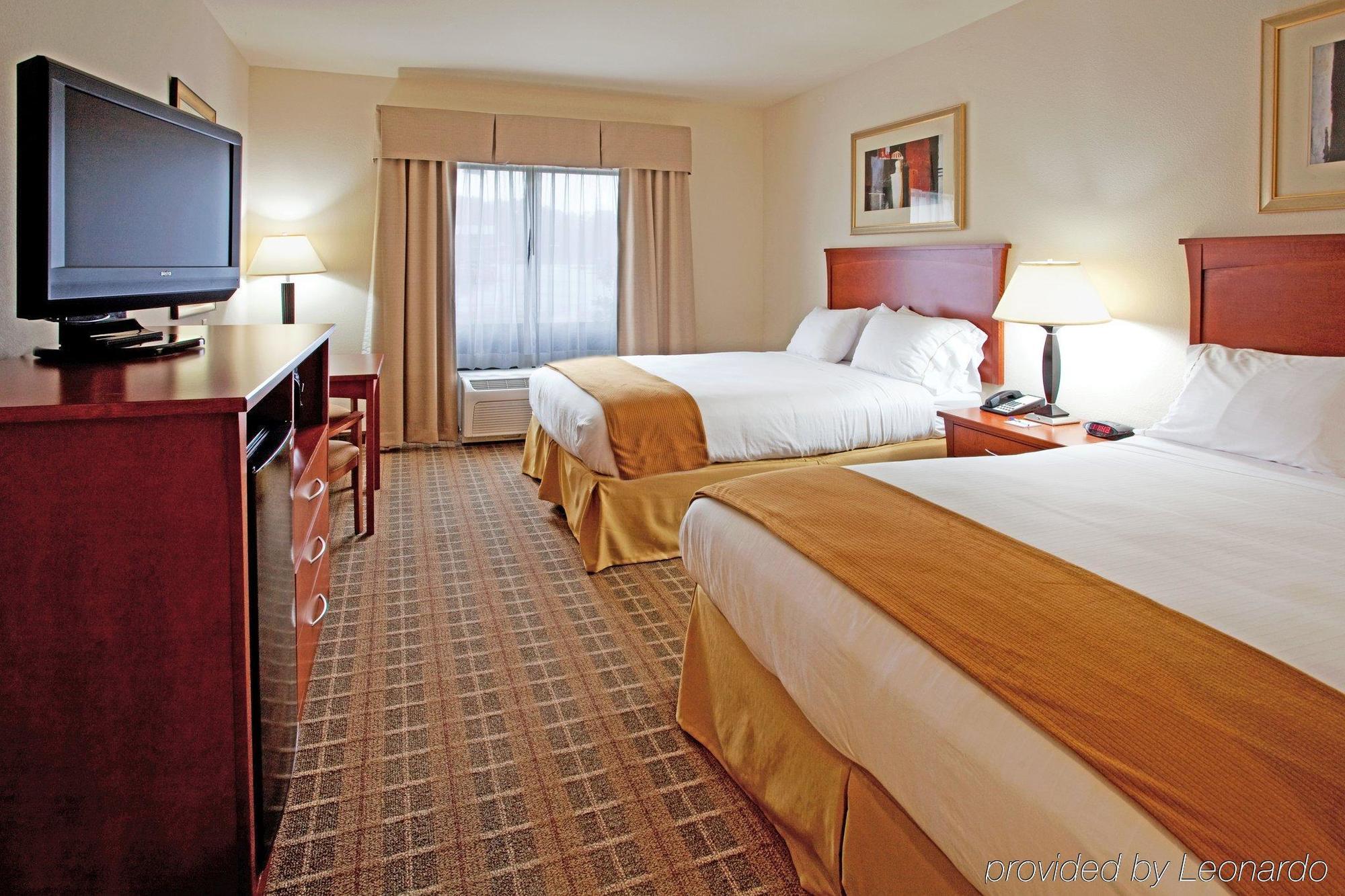 Holiday Inn Express & Suites - Hardeeville-Hilton Head By Ihg Room photo