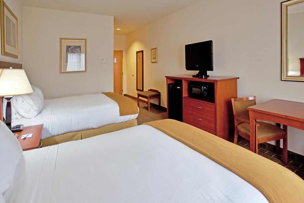 Holiday Inn Express & Suites - Hardeeville-Hilton Head By Ihg Room photo